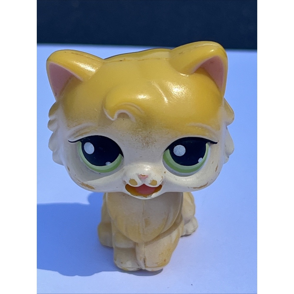 Littlest Pet Shop LPS 1st Generation Yellow Cat With Moving Licking Tongue 2005